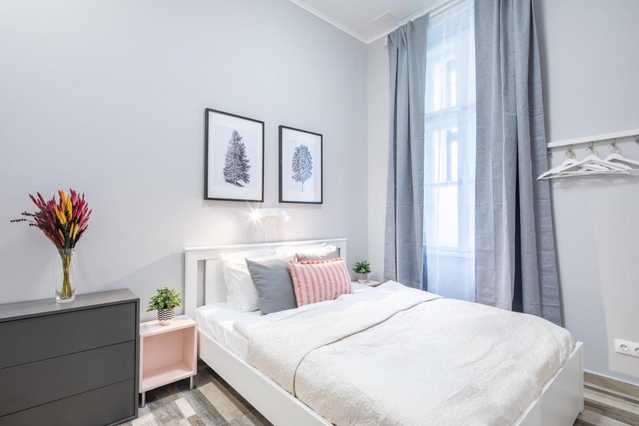 New - Central And Modern Studio بودابست المظهر الخارجي الصورة