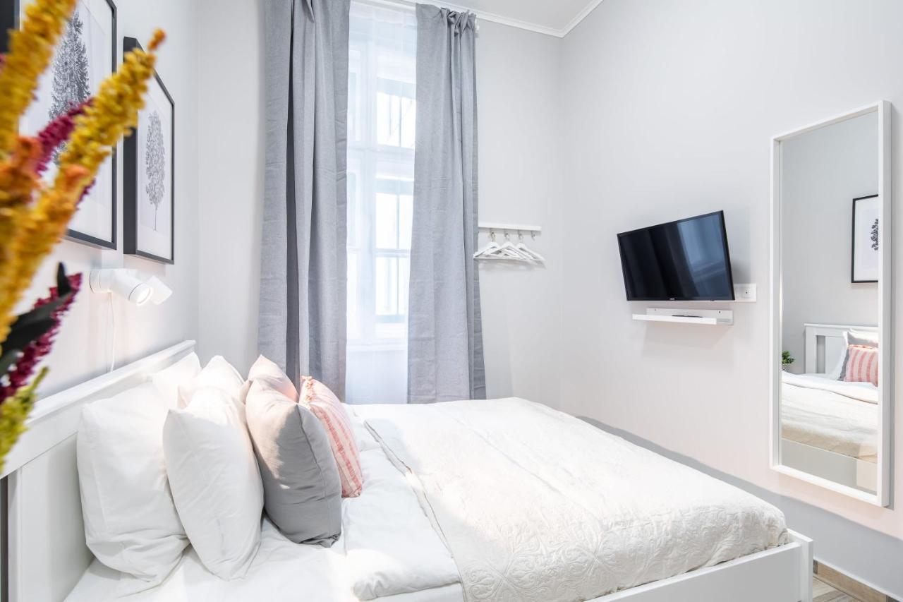 New - Central And Modern Studio بودابست المظهر الخارجي الصورة